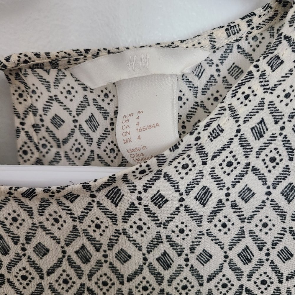 H&M Blouse - Picture 2 of 2